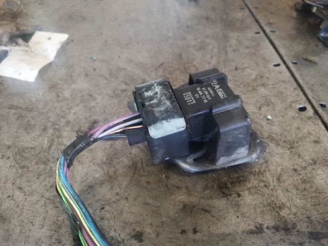 bontott FORD C-MAX II Izzító Relé