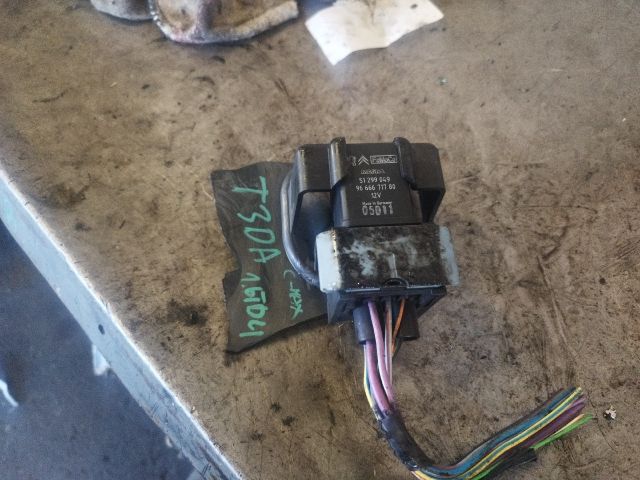 bontott FORD C-MAX II Izzító Relé