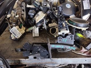 bontott FORD C-MAX II Jobb első Ajtózár