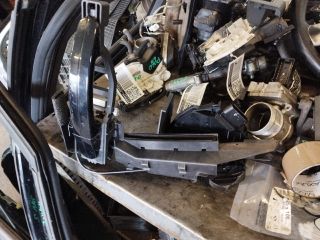 bontott FORD C-MAX II Jobb első Ajtózár