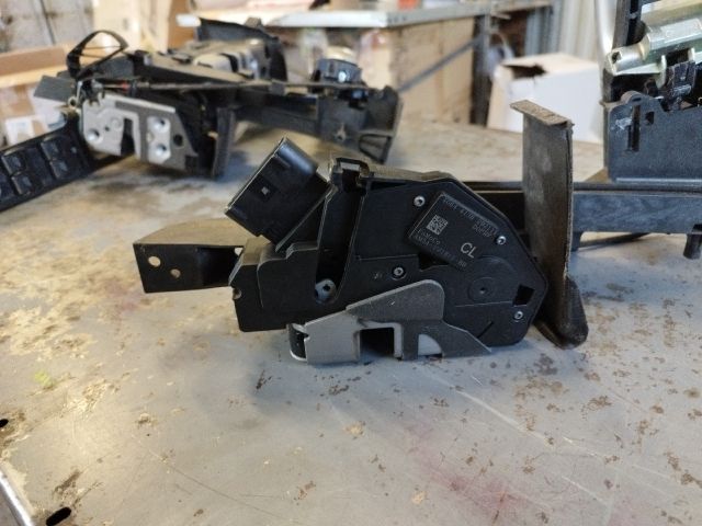 bontott FORD C-MAX II Jobb első Ajtózár