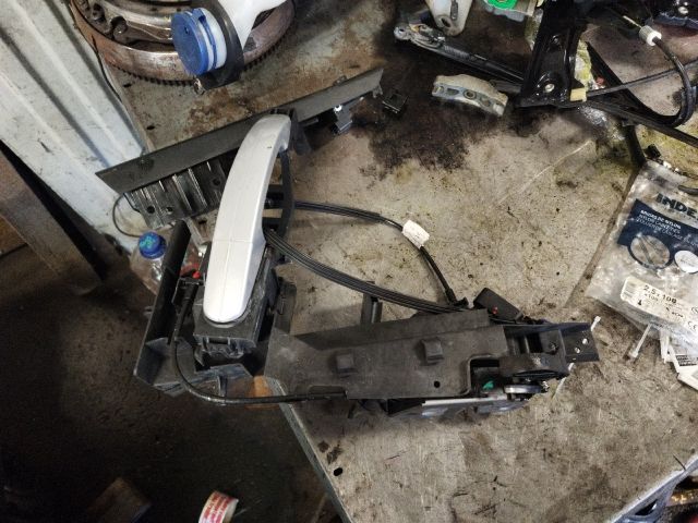 bontott FORD C-MAX II Jobb első Ajtózár