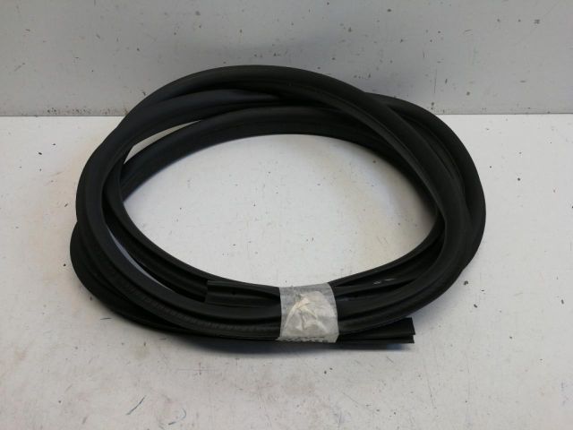 bontott FORD C-MAX II Jobb első Gumikéder