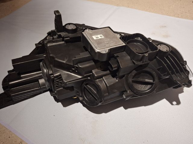 bontott FORD C-MAX II Jobb Fényszóró