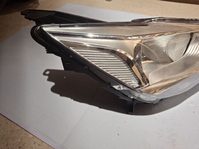 bontott FORD C-MAX II Jobb Fényszóró