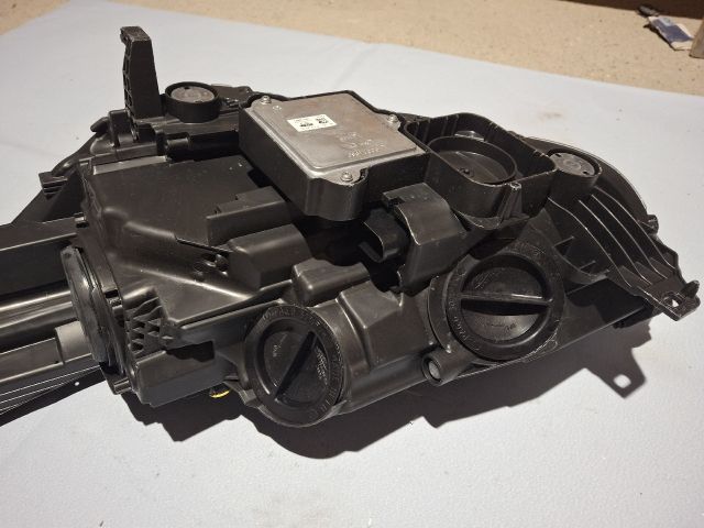 bontott FORD C-MAX II Jobb Fényszóró