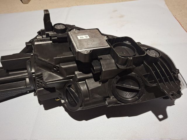 bontott FORD C-MAX II Jobb Fényszóró