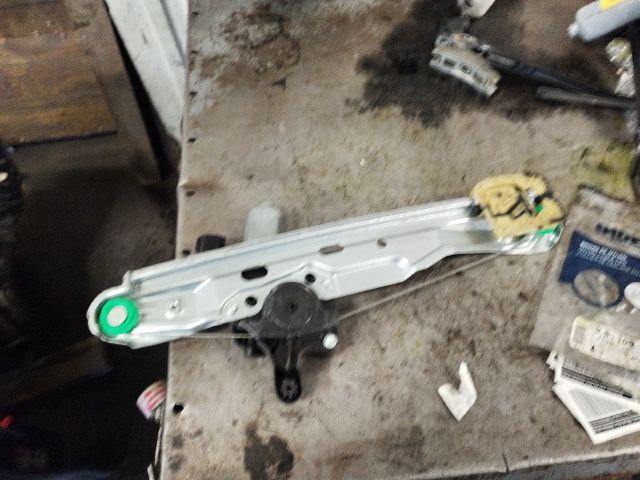 bontott FORD C-MAX II Jobb hátsó Ablakemelő Szerkezet (Elektromos)