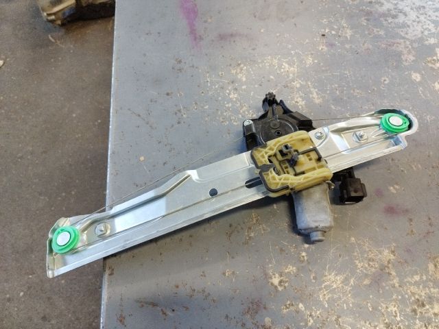 bontott FORD C-MAX II Jobb hátsó Ablakemelő Szerkezet (Elektromos)