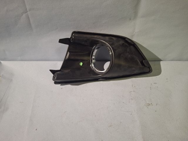 bontott FORD C-MAX II Jobb Ködfényszóró Lámpakeret