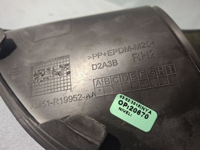 bontott FORD C-MAX II Jobb Ködfényszóró Lámpakeret