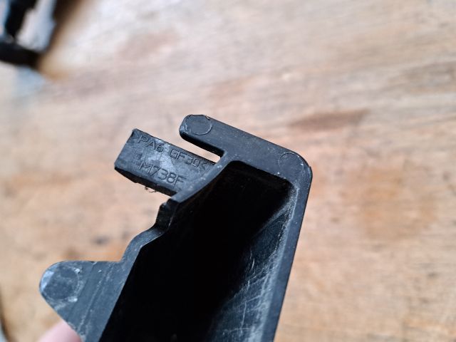 bontott FORD C-MAX II Jobb Motorháztető Ütköző