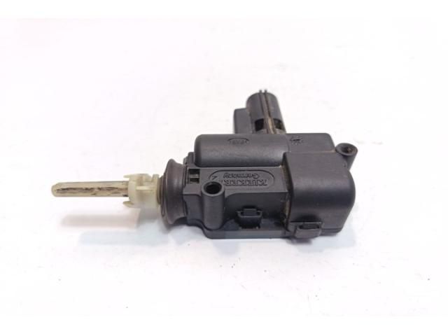 bontott FORD C-MAX II Központizár Motor Tankajtó