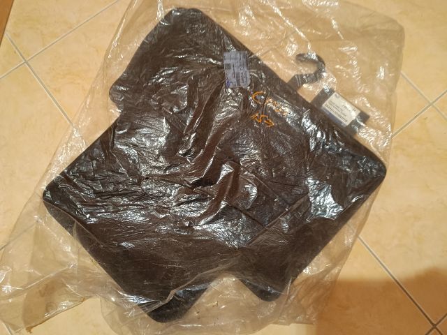 bontott FORD C-MAX II Szőnyeg Szett