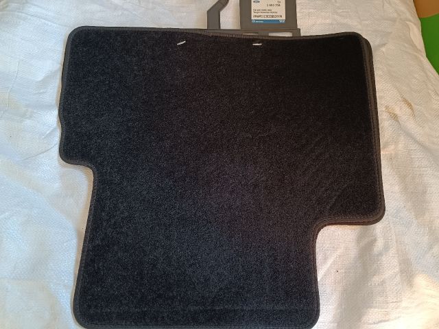 bontott FORD C-MAX II Szőnyeg Szett