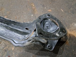 bontott FORD C-MAX II Toronymerevítő