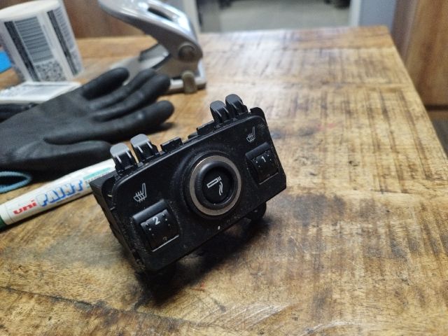 bontott FORD C-MAX II Ülésfűtés Kapcsoló Pár