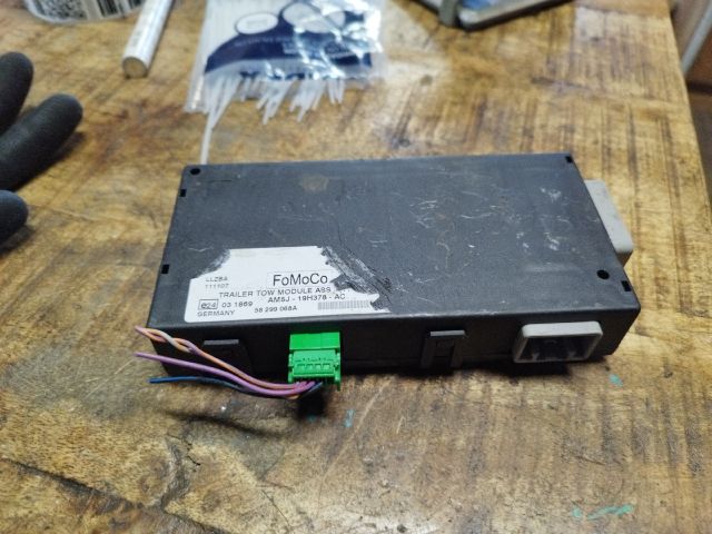 bontott FORD C-MAX II Vonóhorog Elektronika