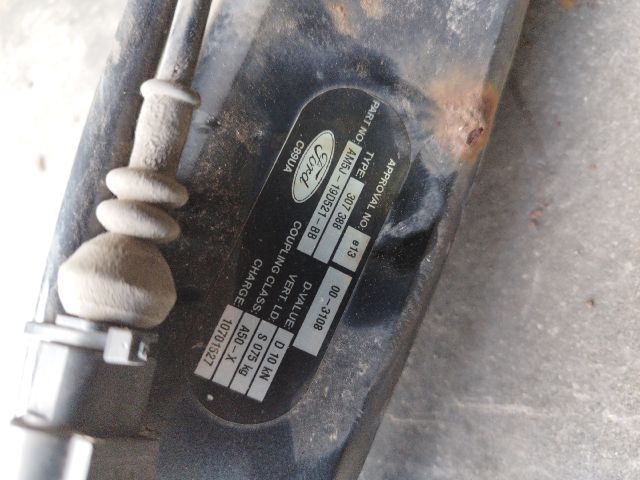 bontott FORD C-MAX II Vonóhorog