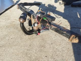 bontott FORD C-MAX II Vonóhorog