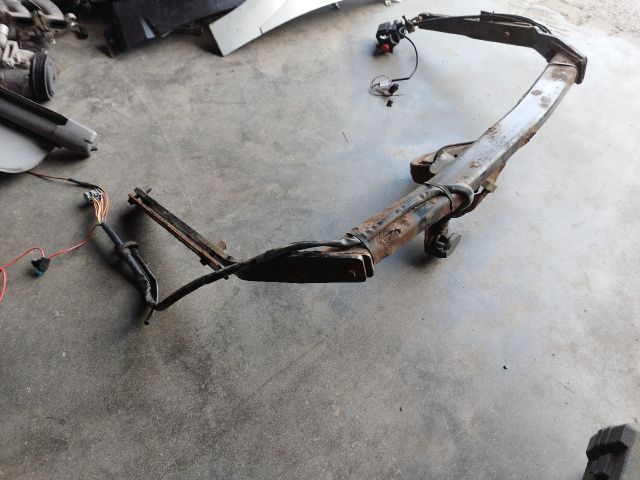 bontott FORD C-MAX II Vonóhorog