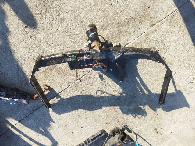 bontott FORD C-MAX II Vonóhorog