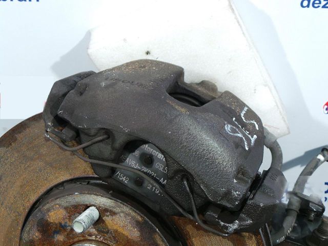 bontott FORD ECOSPORT Bal első Féknyereg Munkahengerrel