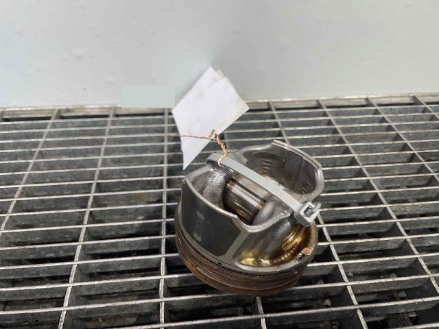 bontott FORD ECOSPORT Dugattyú