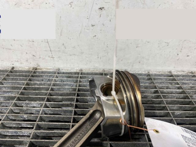 bontott FORD ECOSPORT Dugattyú