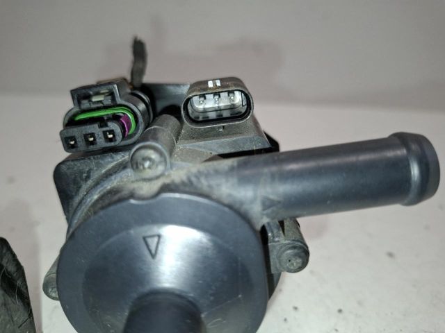 bontott FORD ECOSPORT Vízpumpa