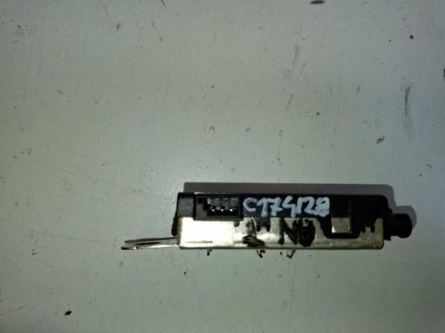 bontott FORD ECOSPORT Antenna Erősítő