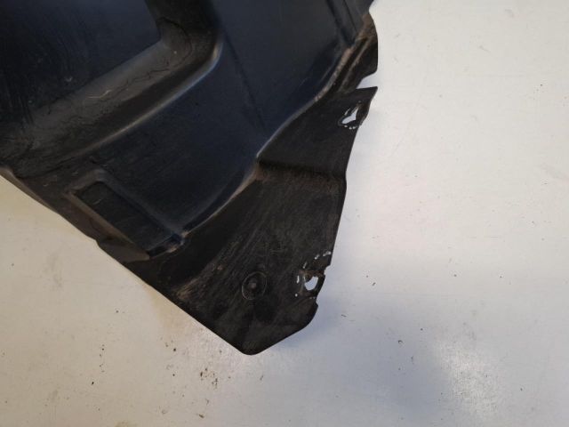 bontott FORD ECOSPORT Bal első Dobbetét (Kerékjárati, Műanyag)