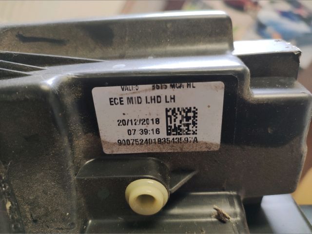 bontott FORD ECOSPORT Bal Fényszóró