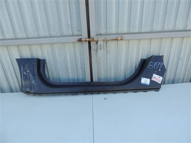 bontott FORD ECOSPORT Bal Küszöb