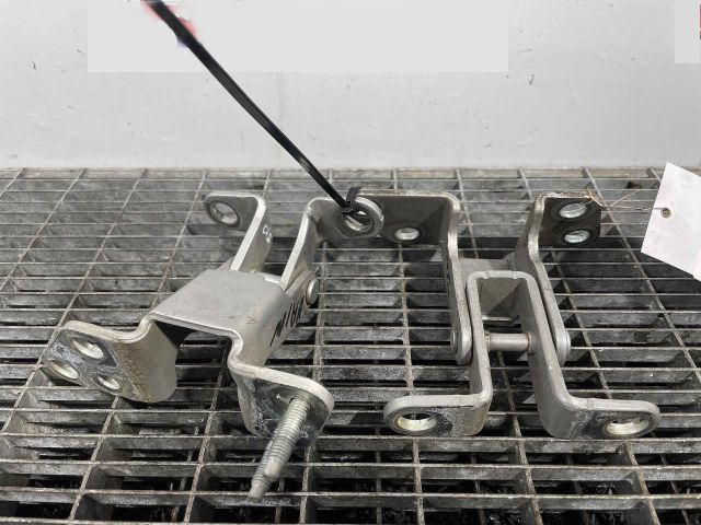 bontott FORD ECOSPORT Csomagtérajtó Zsanér