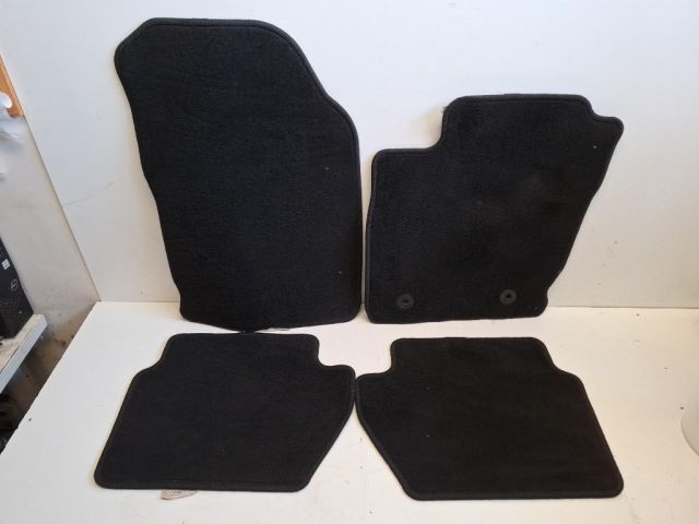 bontott FORD ECOSPORT Padlószőnyeg