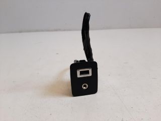 bontott FORD ECOSPORT USB Aljzat