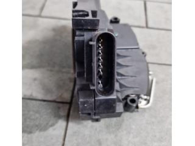 bontott FORD EDGE Bal hátsó Ajtózár