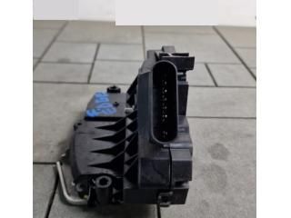 bontott FORD EDGE Jobb hátsó Ajtózár