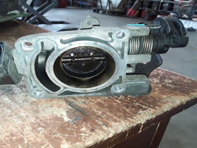 bontott FORD ESCORT Fojtószelep (Mechanikus)