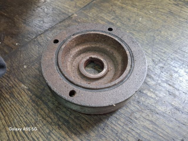 bontott FORD ESCORT Főtengely Szíjtárcsa