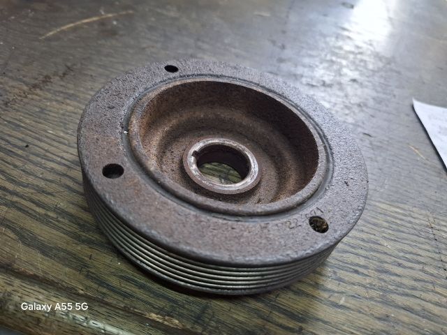 bontott FORD ESCORT Főtengely Szíjtárcsa