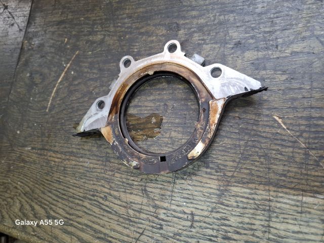 bontott FORD ESCORT Hátsó Főtengely Szimmeringház