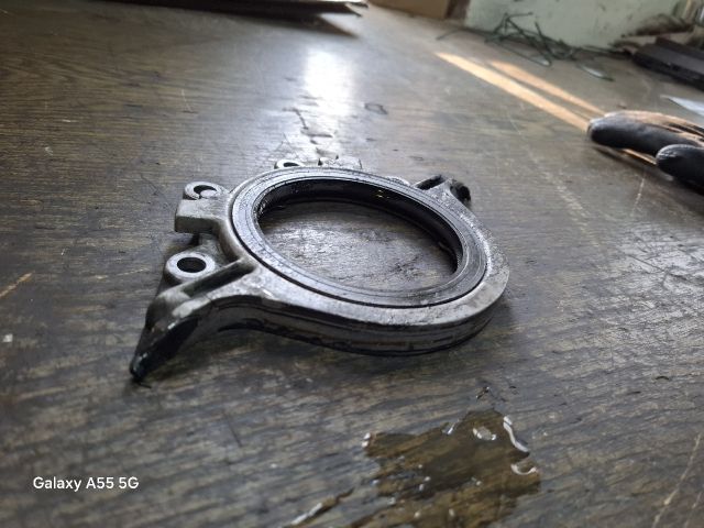 bontott FORD ESCORT Hátsó Főtengely Szimmeringház