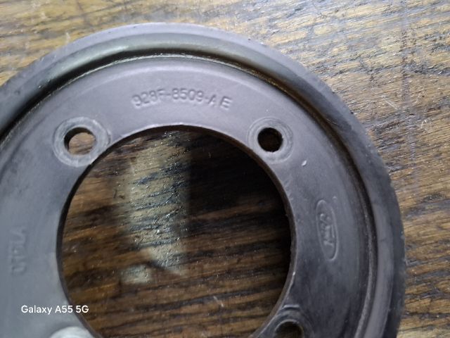 bontott FORD ESCORT Vízpumpa Szíjtárcsa