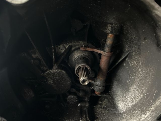 bontott FORD ESCORT Váltó (Mechanikus)