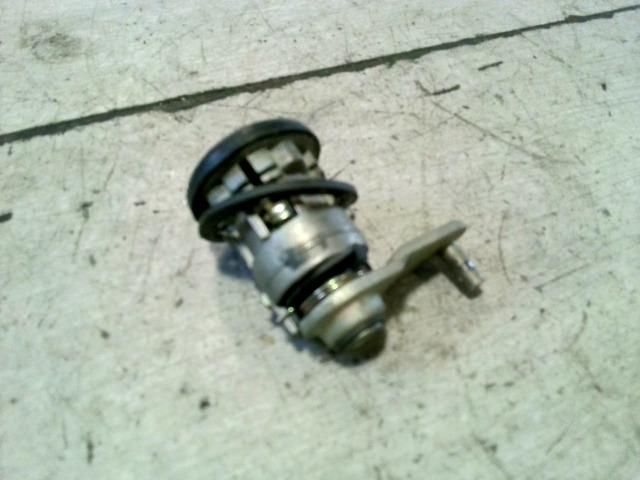 bontott FORD ESCORT Bal első Zárbetét