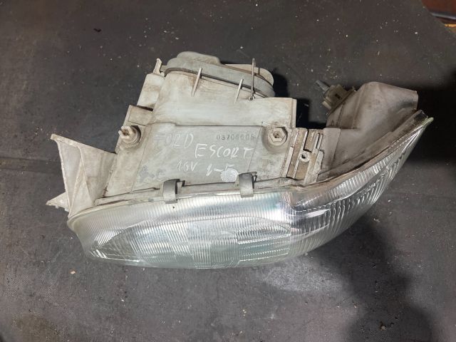 bontott FORD ESCORT Bal Fényszóró