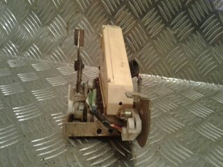 bontott FORD ESCORT Bal hátsó Ajtózár