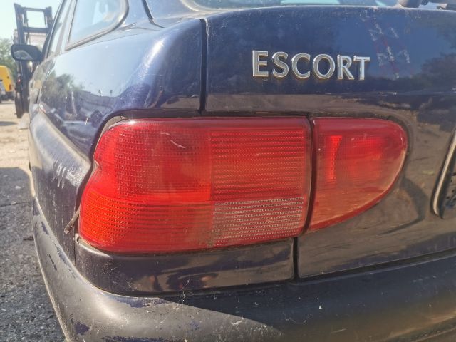 bontott FORD ESCORT Bal Hátsó Lámpa